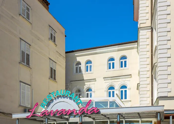 Lägenhet Marina -1st Row To The Sea With Private Parking Opatija
