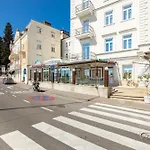 Appartement Marina -1st Row To The Sea With Private Parking