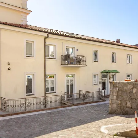 Apartment Marina -1st Row To The Sea With Private Parking