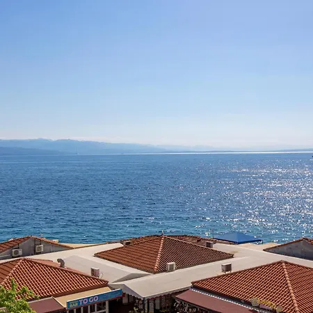 Marina -1st Row To The Sea With Private Parking Apartment Opatija
