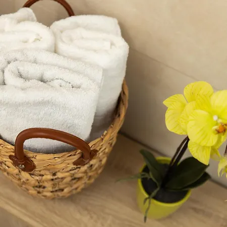 Appartamento Marina -1st Row To The Sea With Private Parking By Irundo Abbazia