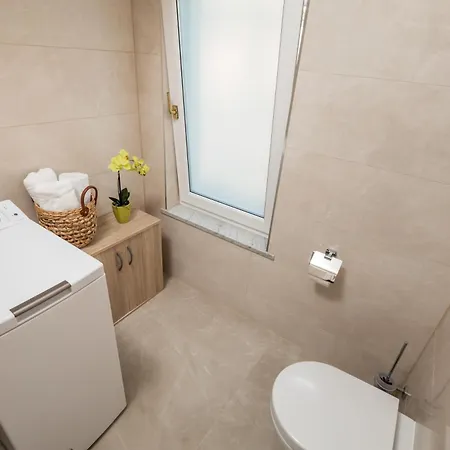 Marina -1st Row To The Sea With Private Parking By Irundo Apartment Opatija